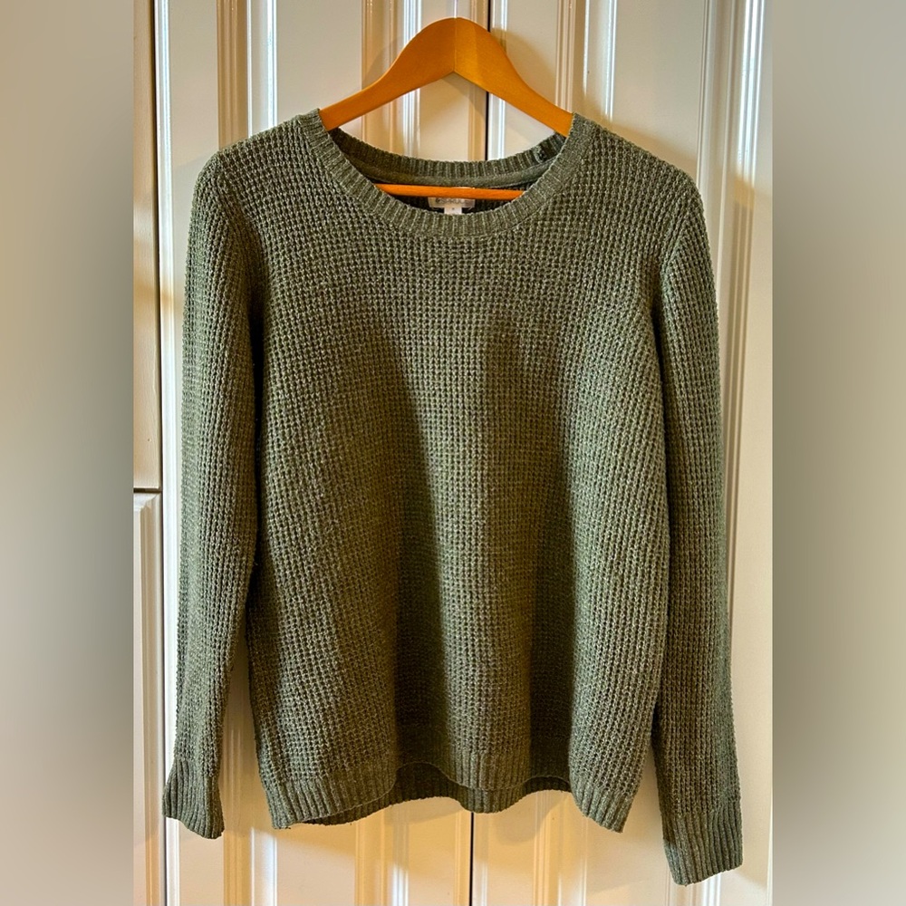 Medium olive green knit sweater
